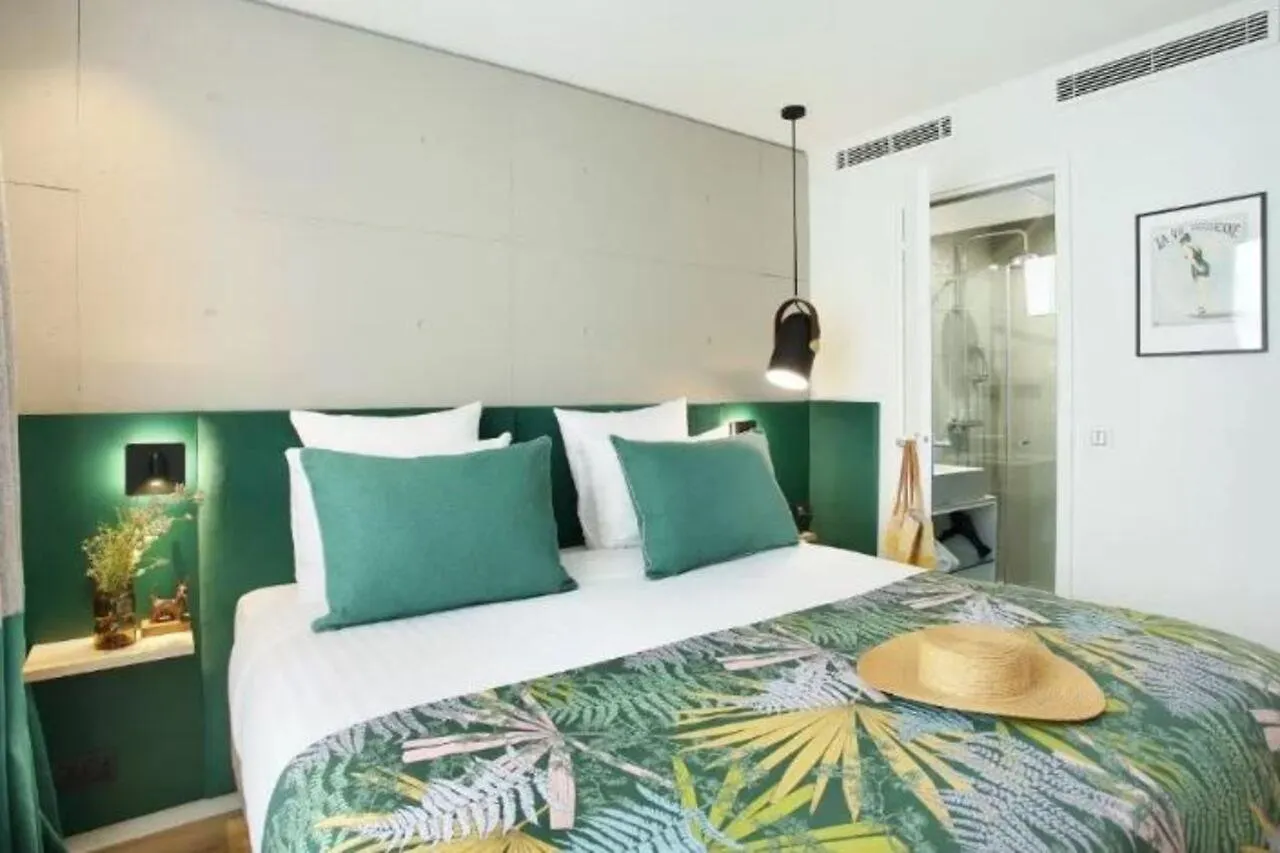 Le Basile Hotel Paris Fransa