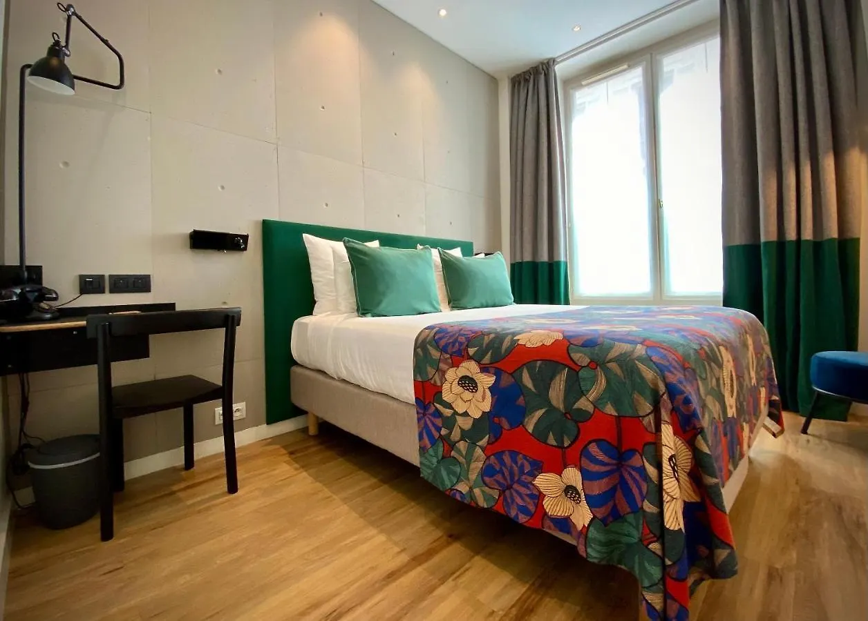 Le Basile Hotel Paris Fransa