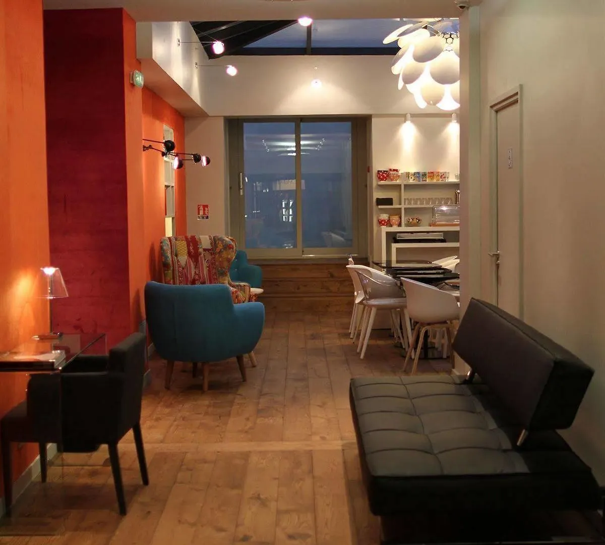 Le Basile Hotel Paris Fransa