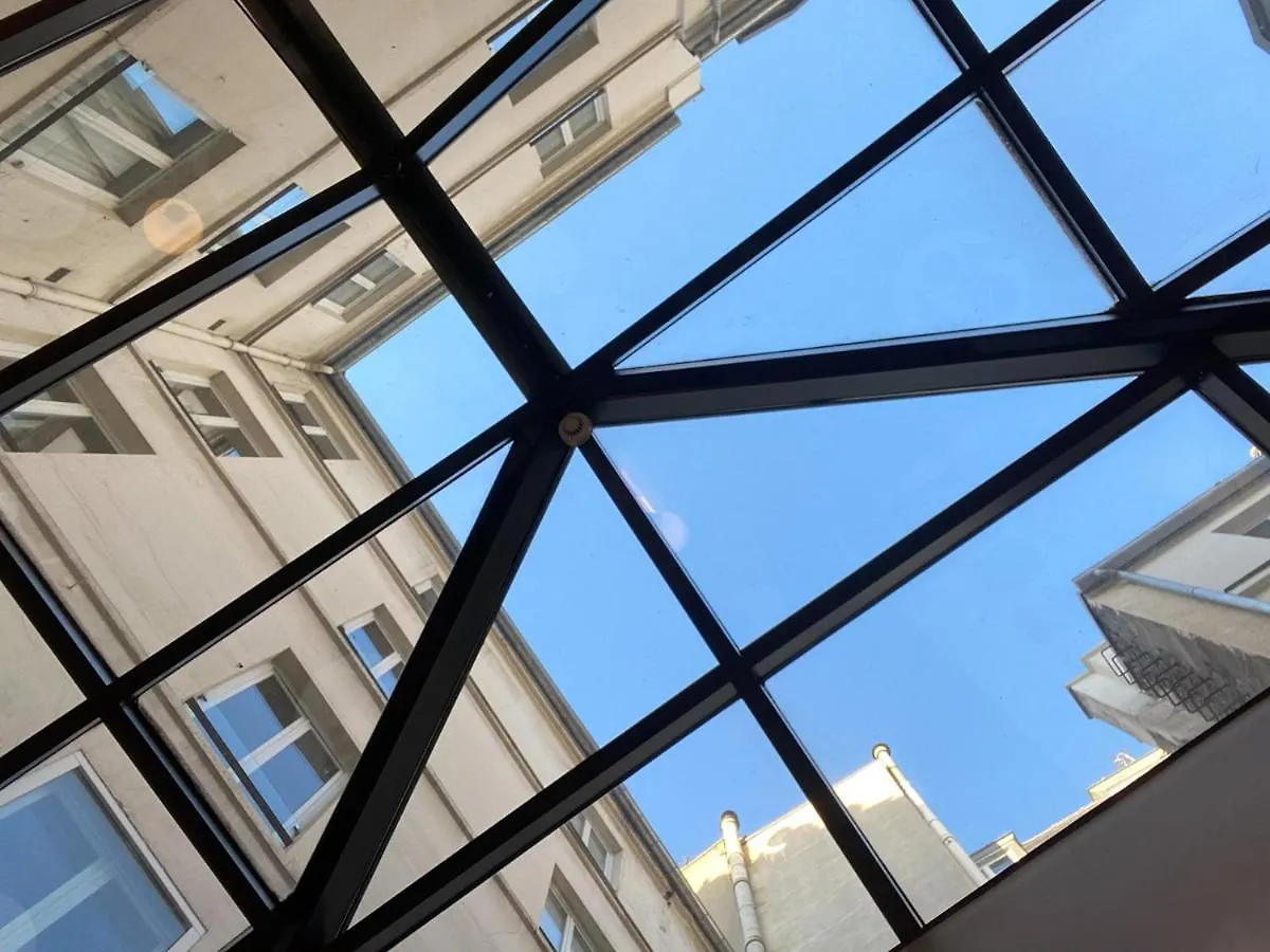פריז Le Basile Hotel