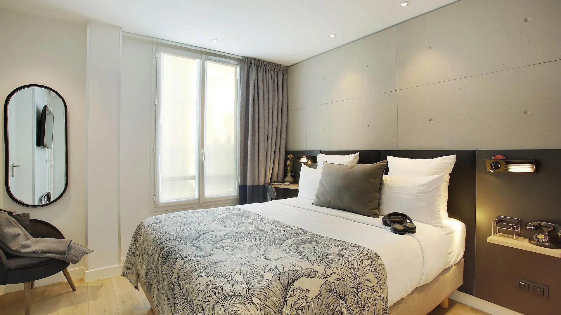 פריז Le Basile Hotel