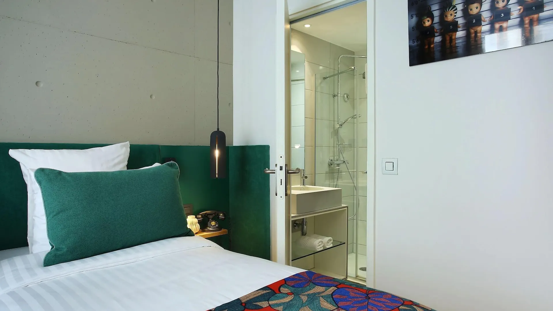 פריז Le Basile Hotel