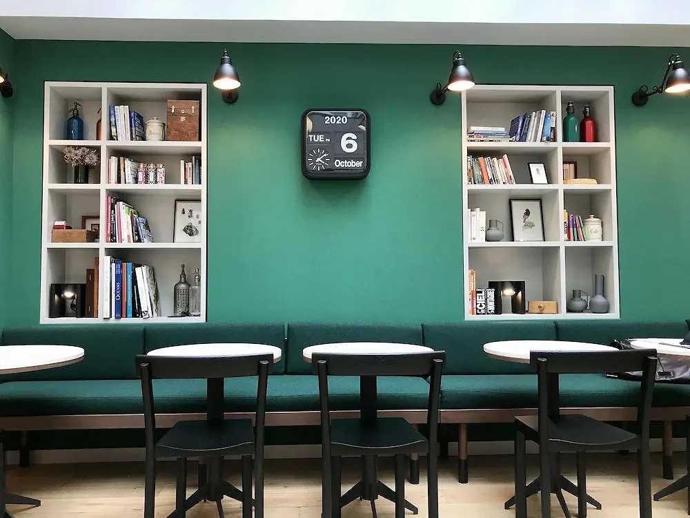 פריז Le Basile Hotel