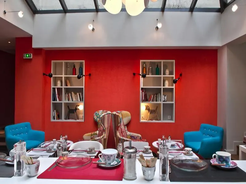 פריז Le Basile Hotel