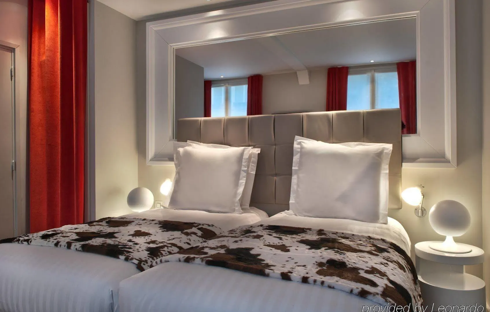 פריז Le Basile Hotel