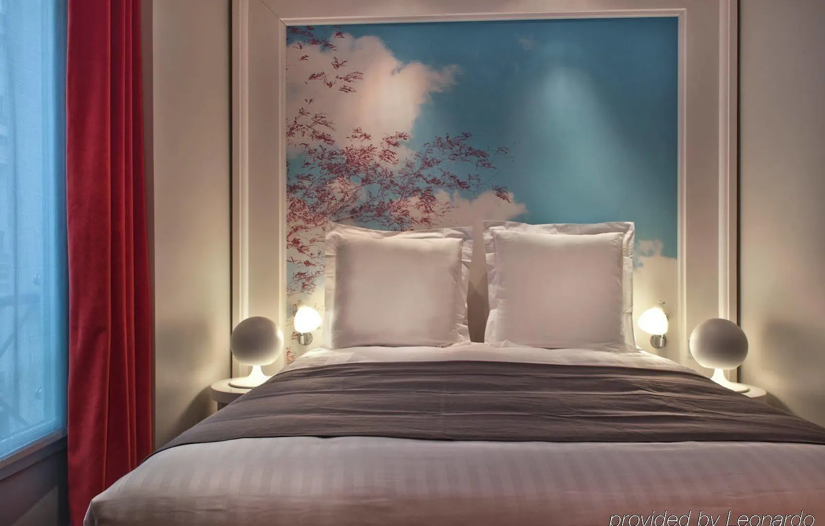 פריז Le Basile Hotel